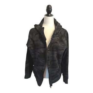 Tuff Atletics Ladies hoody. Black camo print. Very warm. EUC. Sz XXL